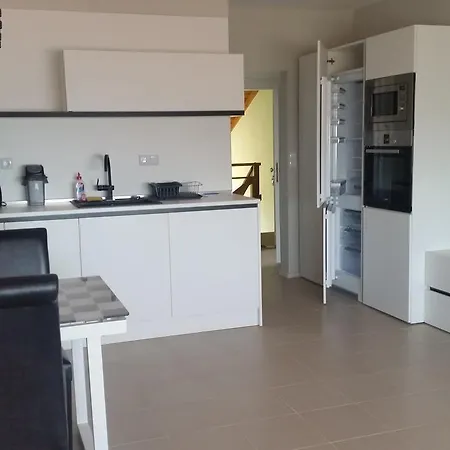 Holiday Apartmanhotel Lozenec