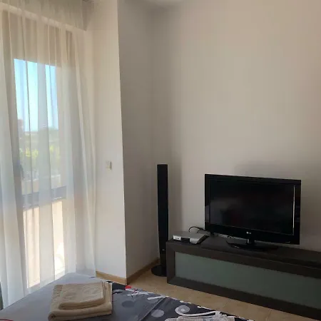 Holiday Apartmanhotel Lozenec