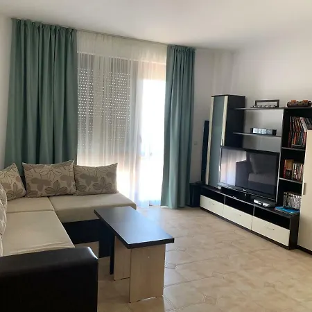 Holiday Apartmanhotel Lozenec