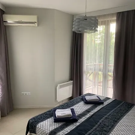 Holiday Apartmanhotel *